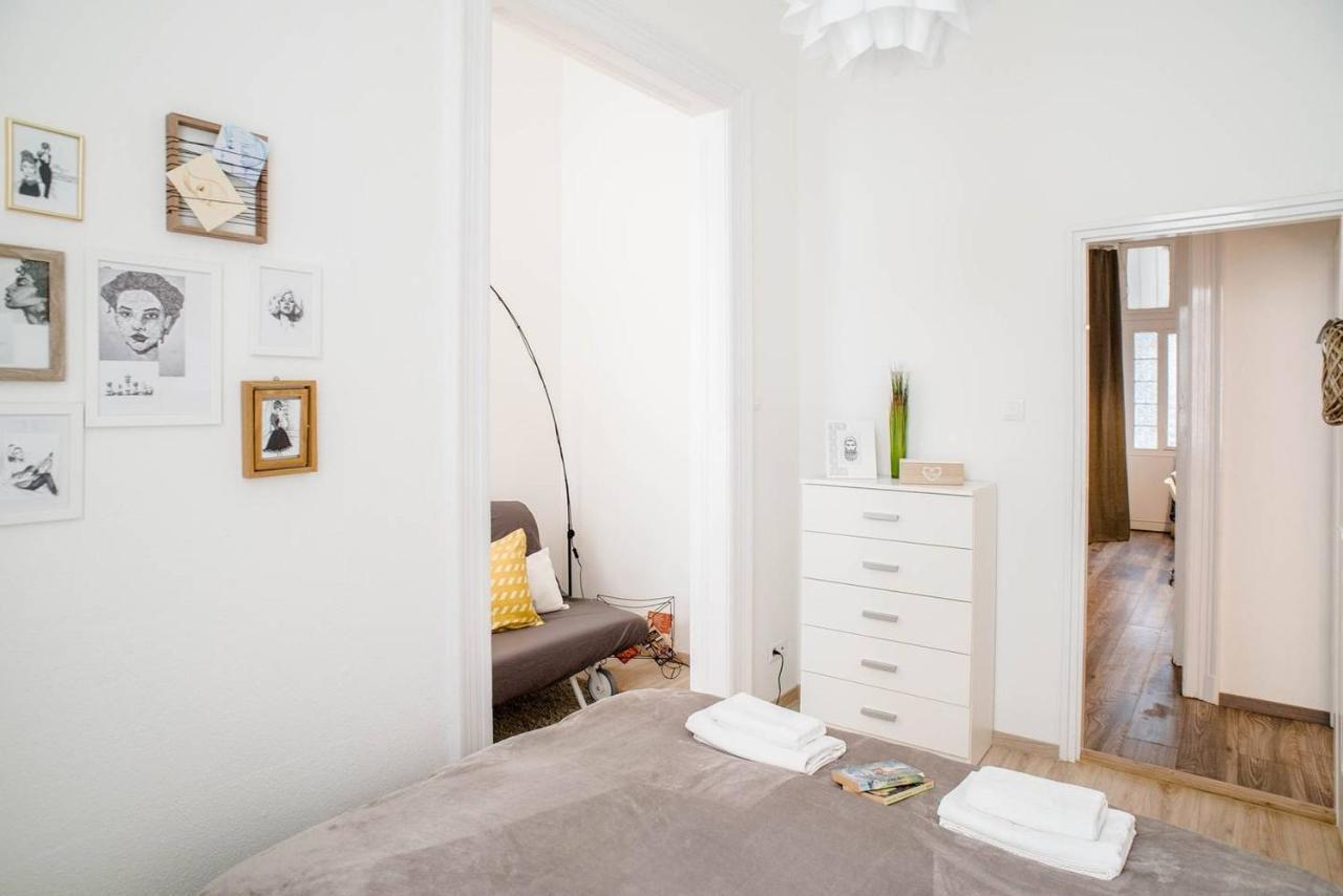 Comfy, Renewed 3 Bedroom Apt In Center Budapeste Exterior foto
