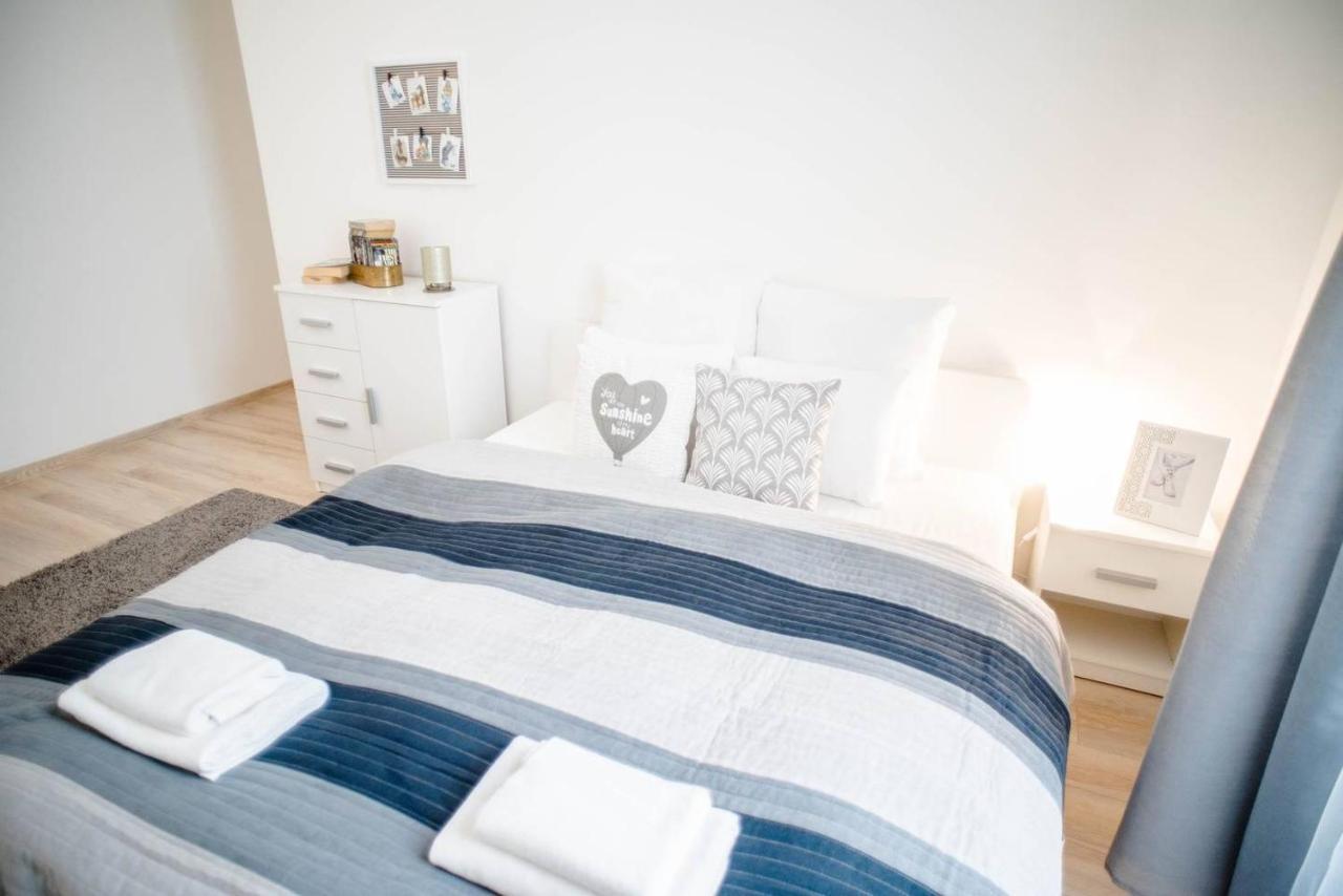 Comfy, Renewed 3 Bedroom Apt In Center Budapeste Exterior foto